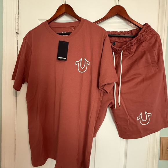 True Religion Terracotta Sorts set. - Picture 1 of 4